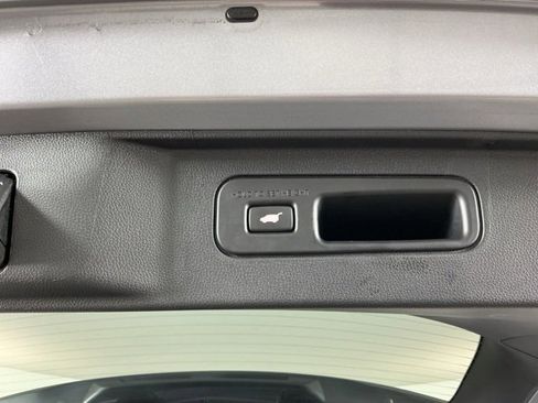 Used 2025 Honda Pilot TrailSport image 30