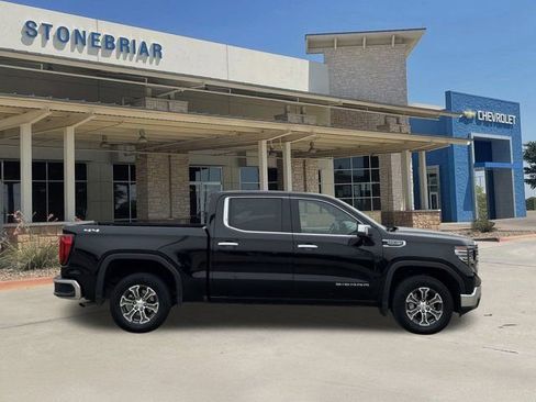 Used 2025 GMC Sierra 1500 SLT image 3