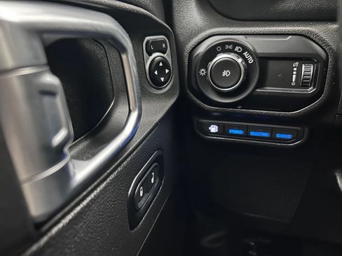 Used 2023 Jeep Wrangler Unlimited Sahara w/ Cold Weather Group AWD/4WD image 18