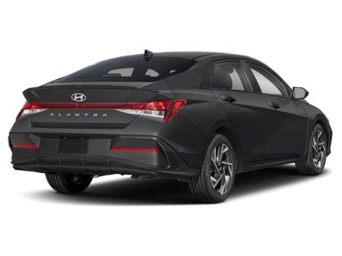 Certified 2025 Hyundai Elantra Sport image 2
