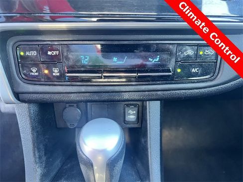 Used 2018 Toyota Corolla LE w/ Carpet Mat Package (TMS) image 29