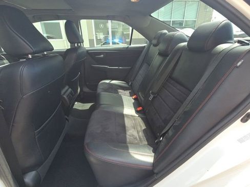 Used 2017 Toyota Camry XSE w/ Moonroof Package FWD image 9