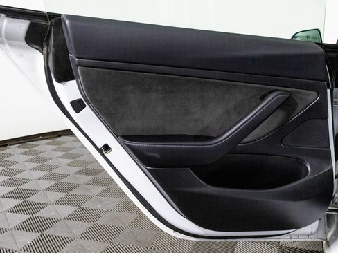 Used 2020 Tesla Model 3 Standard Range Plus image 35