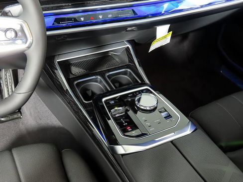 Used 2025 BMW i7 eDrive50 w/ M Sport Package RWD image 30
