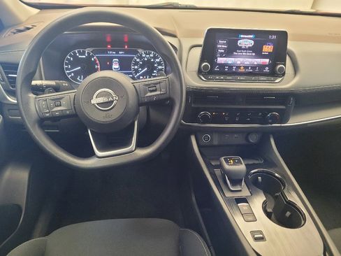 Used 2023 Nissan Rogue S image 22