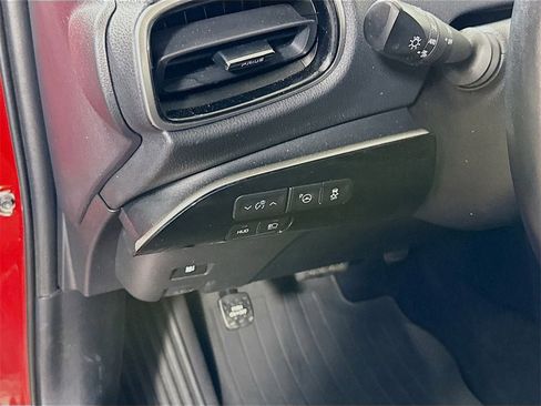 Used 2019 Toyota Prius XLE image 13