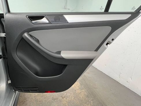 Used 2013 Volkswagen Jetta Hybrid Sedan FWD image 13