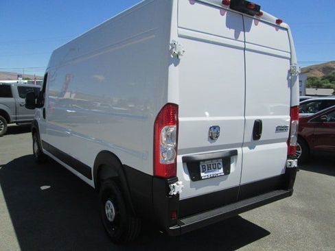 Used 2026 RAM ProMaster 2500 w/ Convenience Group FWD image 4