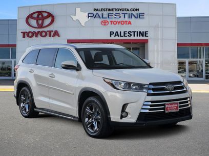 Used 2017 Toyota Highlander Limited Platinum