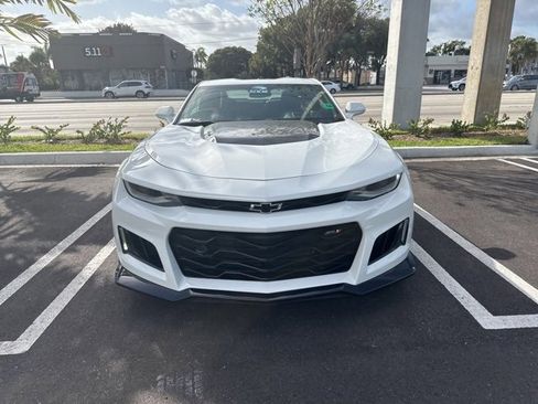 Used 2018 Chevrolet Camaro ZL1 image 2