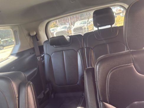 Used 2022 Jeep Grand Cherokee L Limited image 12