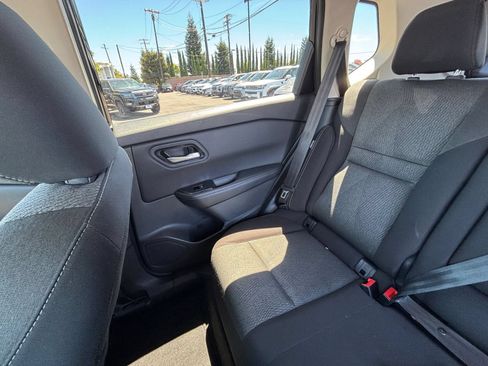 Used 2025 Nissan Rogue SV FWD image 41