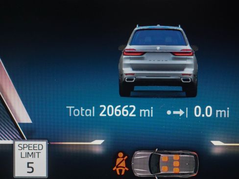 Certified 2025 BMW X7 xDrive40i AWD/4WD image 18
