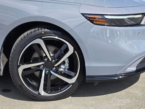 Used 2025 Honda Accord EX-L image 9