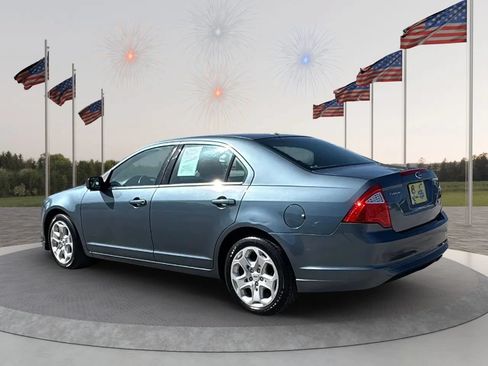 Used 2011 Ford Fusion SE FWD image 4