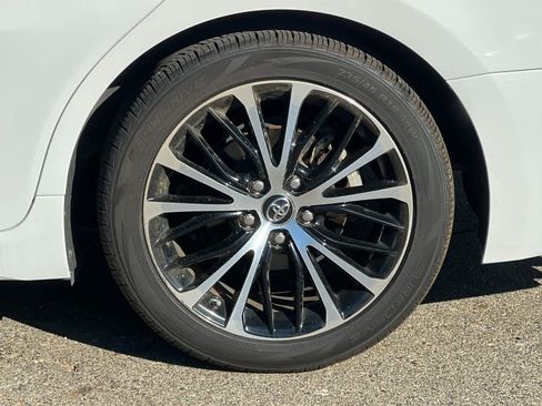 Used 2019 Toyota Camry SE w/ Audio Package FWD image 25