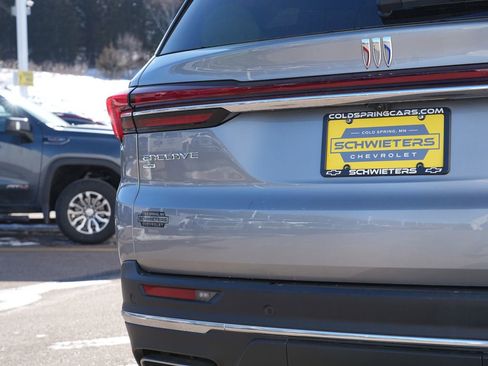 Used 2025 Buick Enclave Preferred image 10