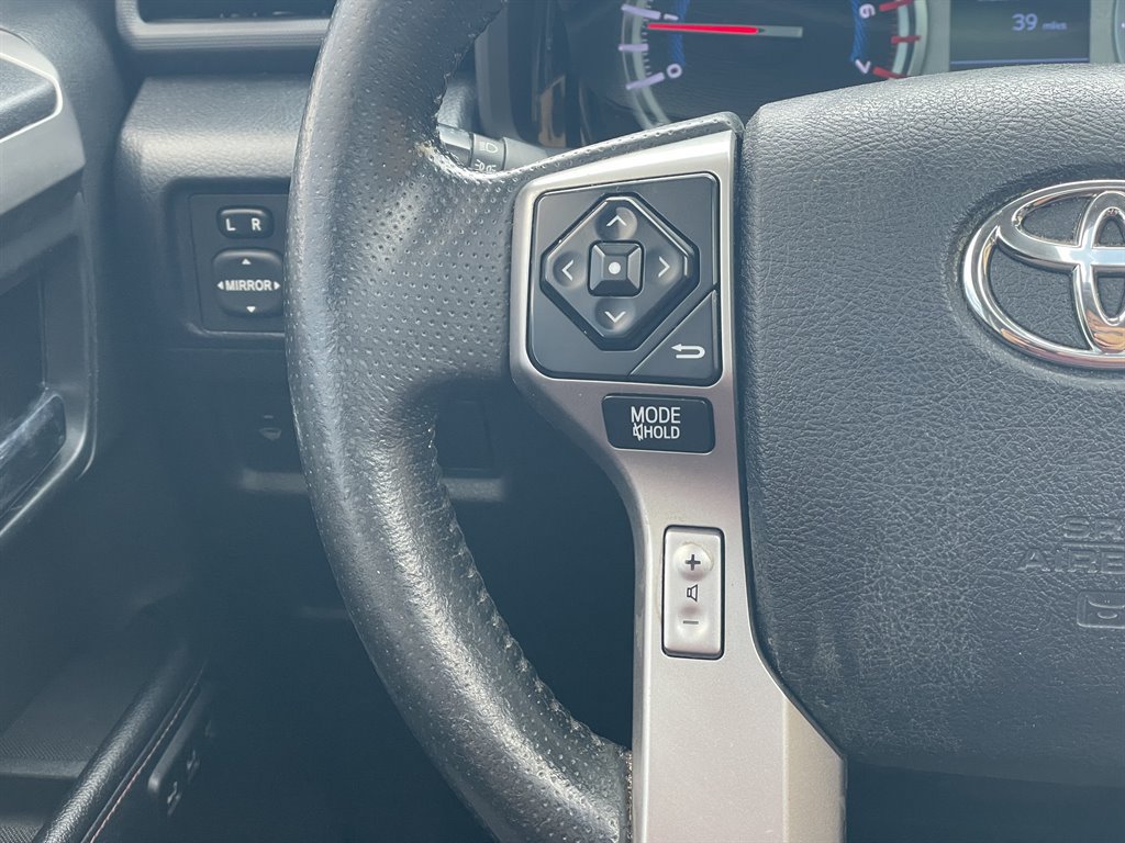 Used 2018 Toyota 4Runner Limited AWD/4WD image 28