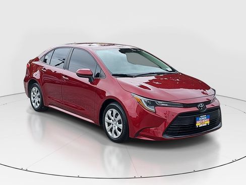 Used 2024 Toyota Corolla LE FWD image 3