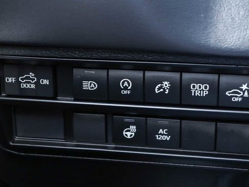 Used 2024 Toyota Tundra Platinum image 33