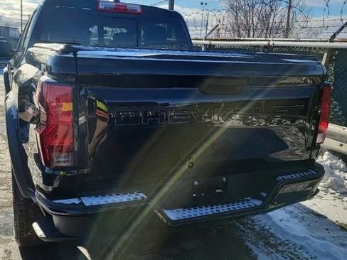 Used 2023 Chevrolet Colorado Trail Boss image 3