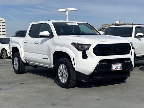 Certified 2024 Toyota Tacoma SR5 image 2