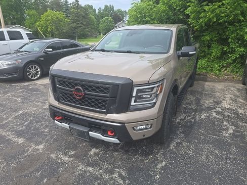 Used 2024 Nissan Titan PRO-4X w/ Pro-4x Convenience Package AWD/4WD image 2