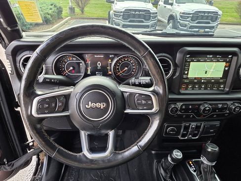 Used 2019 Jeep Wrangler Unlimited Sahara w/ Uconnect 4C Nav & Sound Group image 15