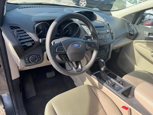 Used 2017 Ford Escape SE image 11