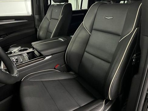 Used 2025 Cadillac Escalade ESV Premium Luxury w/ Touring Package AWD/4WD image 19