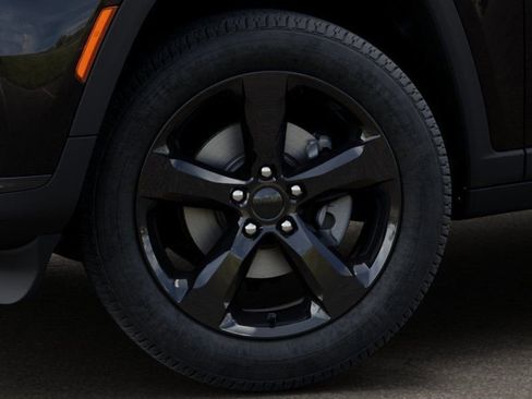 New 2025 Jeep Grand Cherokee L Altitude image 8