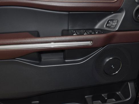 Used 2024 Ford Expedition Limited image 29