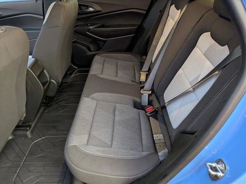 Used 2024 Chevrolet Trax RS w/ Sunroof Package image 16