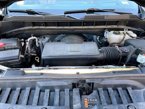 Used 2022 Chevrolet Silverado 1500 High Country w/ Technology Package image 9