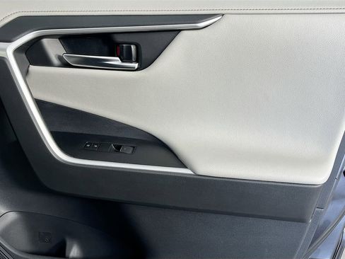 Used 2022 Toyota RAV4 Limited image 39