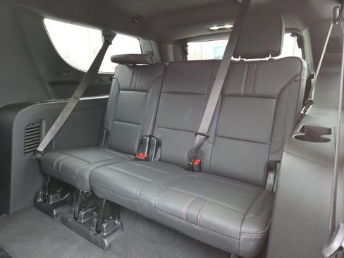 Used 2025 Chevrolet Suburban RST image 25