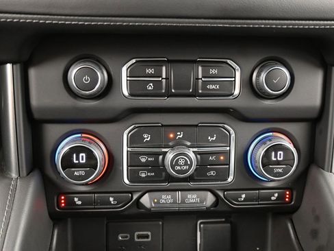 Used 2022 Chevrolet Tahoe LT w/ Luxury Package image 30