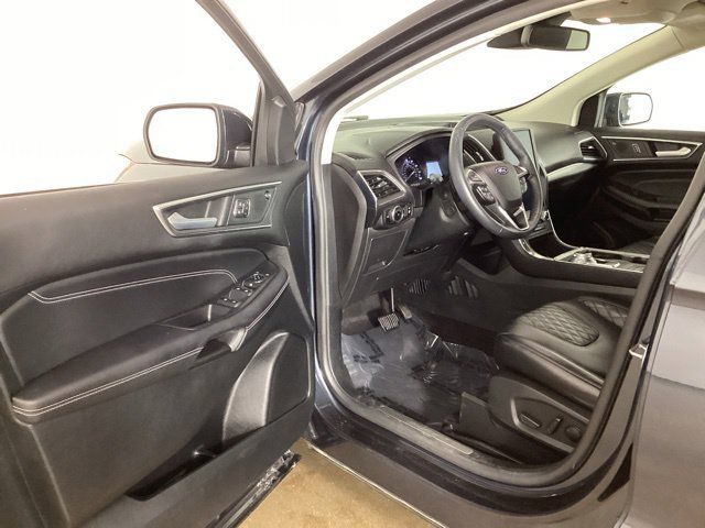 Used 2024 Ford Edge Titanium w/ Equipment Group 301A AWD/4WD image 9
