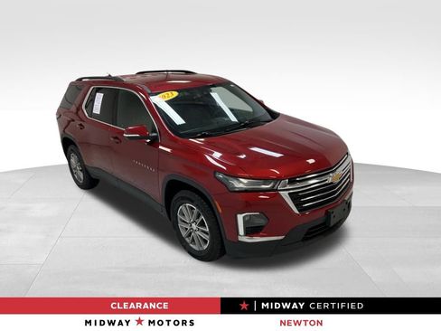 Used 2023 Chevrolet Traverse LT image 1