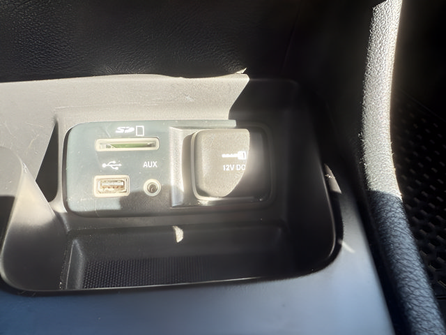 Used 2014 Jeep Cherokee Limited AWD/4WD image 17