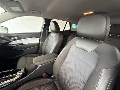 Used 2024 Chevrolet Trax LT FWD image 23
