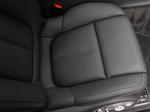 New 2026 Porsche Macan image 43