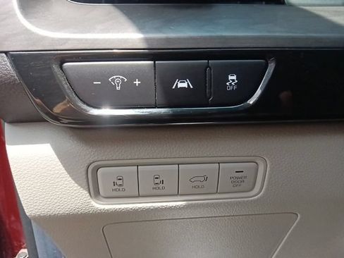 Used 2022 Kia Carnival SX FWD image 17