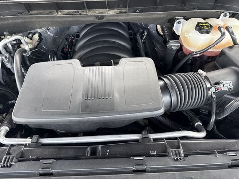 Used 2025 Chevrolet Tahoe Premier AWD/4WD image 34