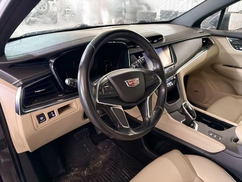 Used 2019 Cadillac XT5 AWD image 8