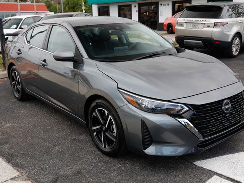 Used 2025 Nissan Sentra SV image 21