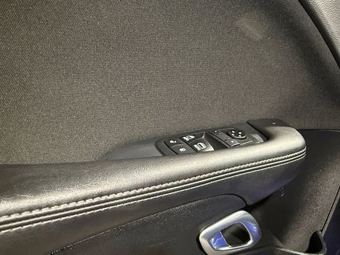 Used 2019 Dodge Challenger SXT image 18