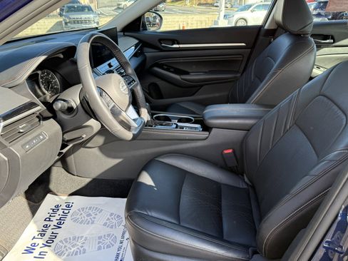 Certified 2023 Nissan Altima 2.5 SR w/ SR Premium Package image 19