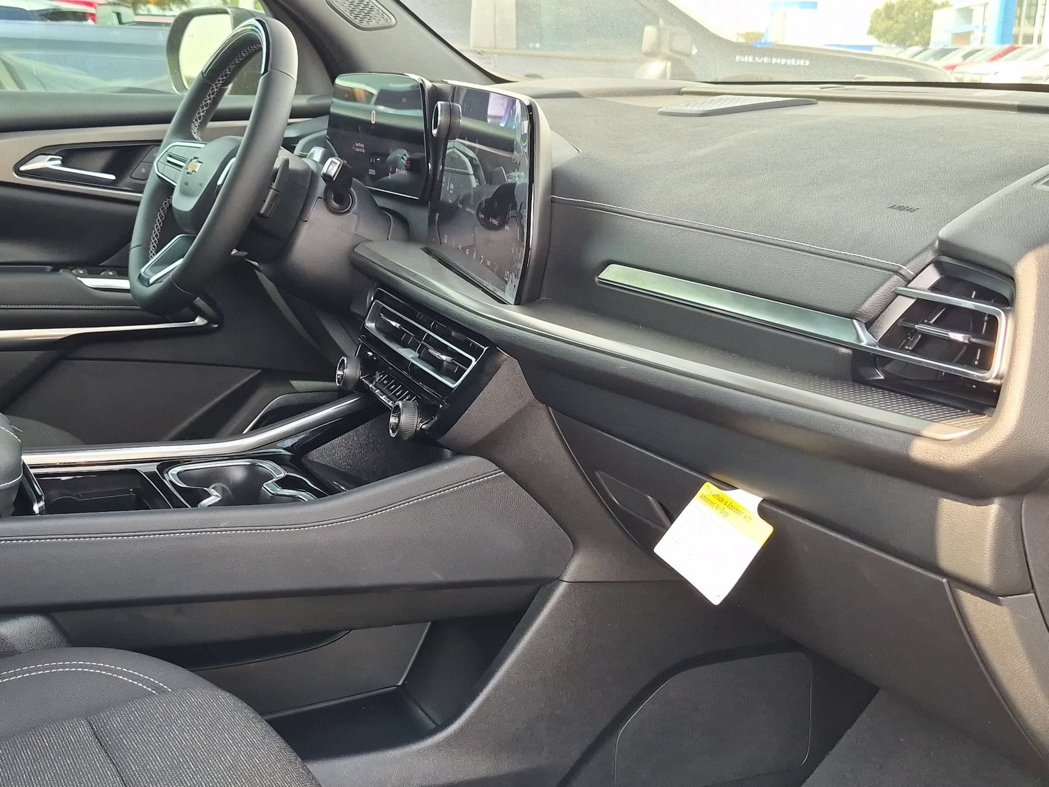 Used 2024 Chevrolet Traverse LT w/ Enhanced Driving Package FWD image 31