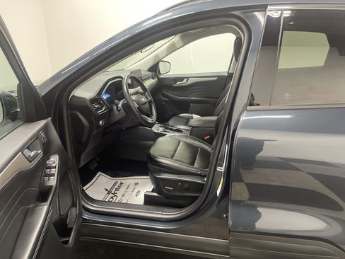 Used 2022 Ford Escape SEL w/ Technology Package image 9